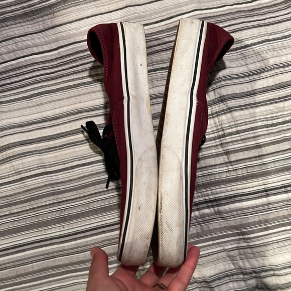 Vans - Picture 2 of 6